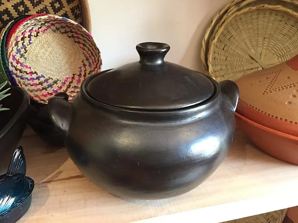 Olla con brasero barro La Chamba 