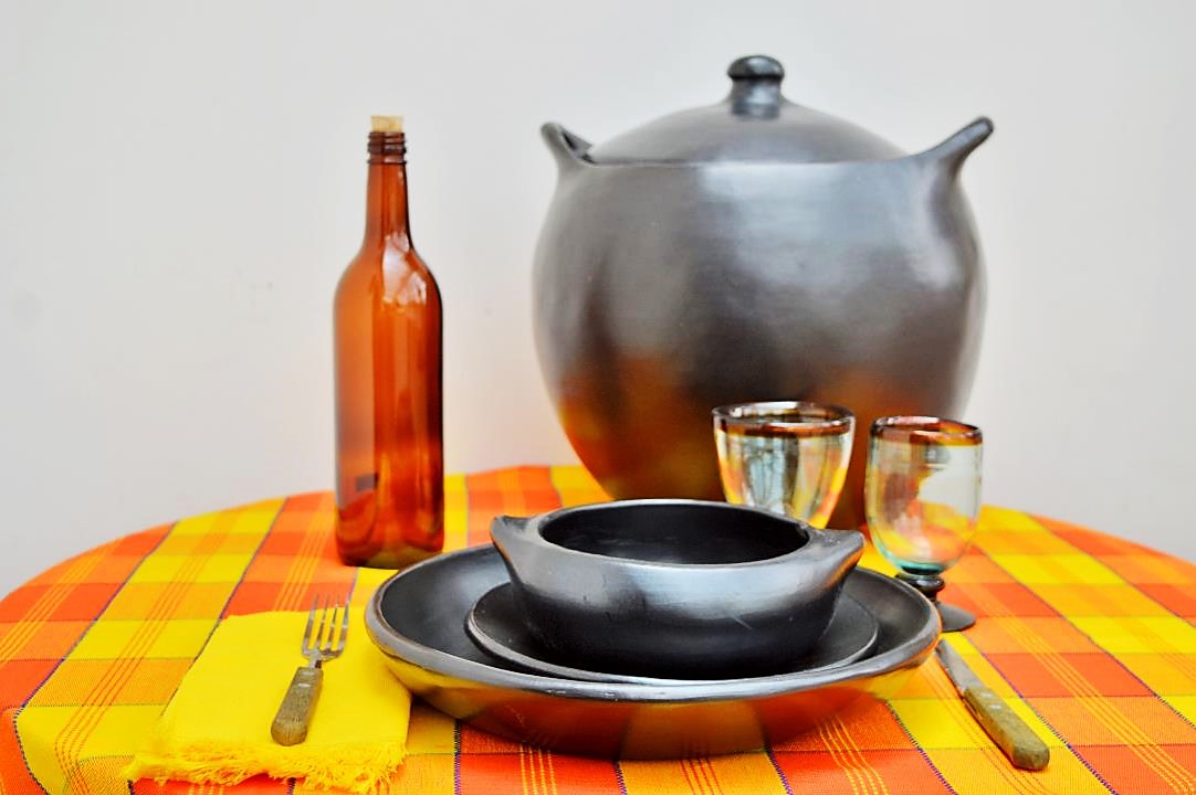 Olla con brasero barro La Chamba 