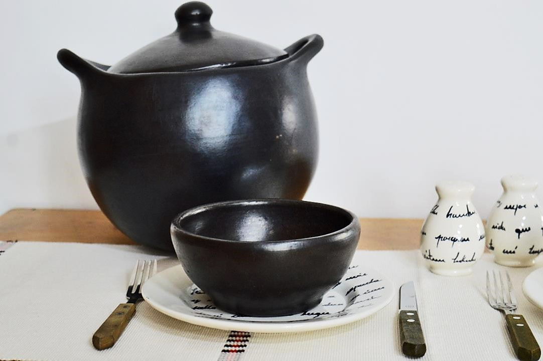 Olla con brasero barro La Chamba 