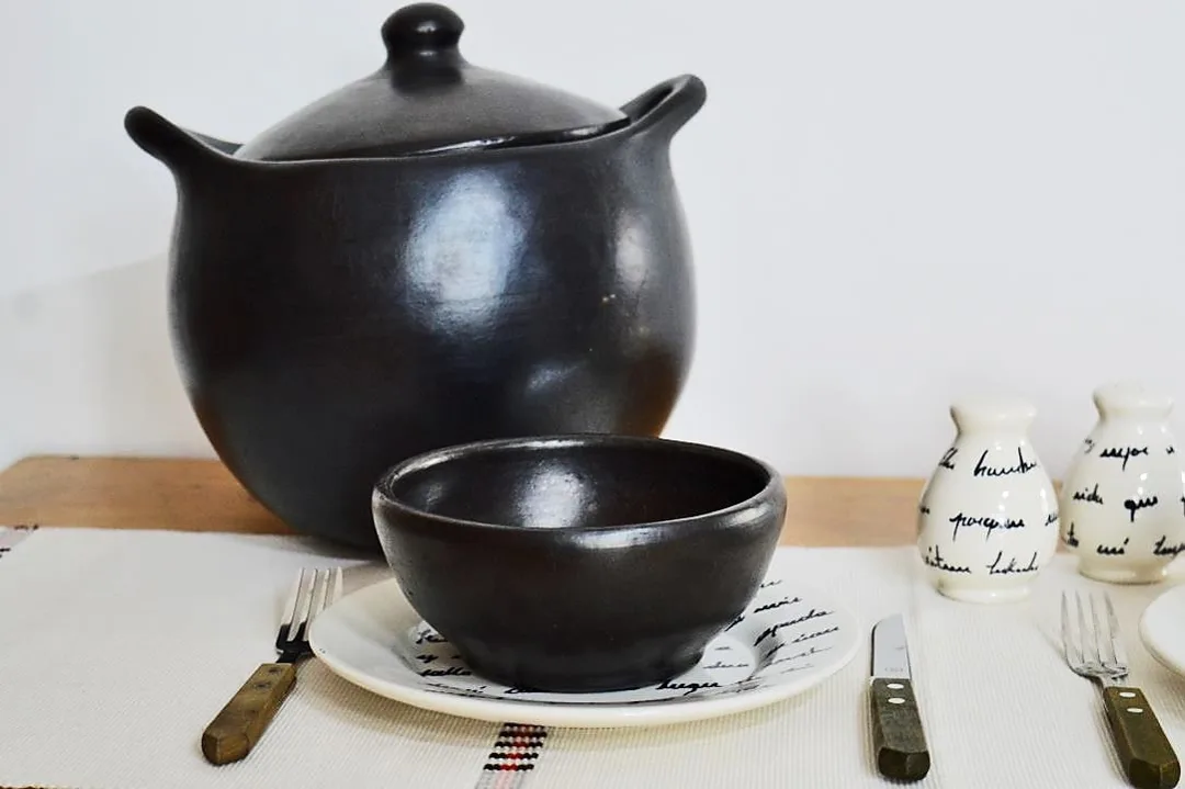 Olla con brasero barro La Chamba 